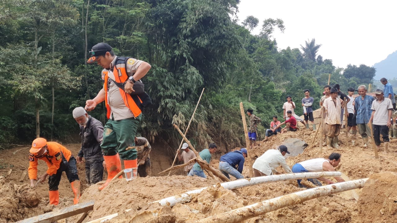 Banjir Dan Longsor Telan Korban Jiwa Di Bogor