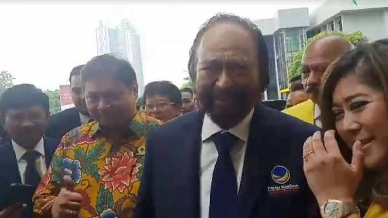 Sambangi Golkar Surya Paloh Ditemani Johnny Plate Prananda