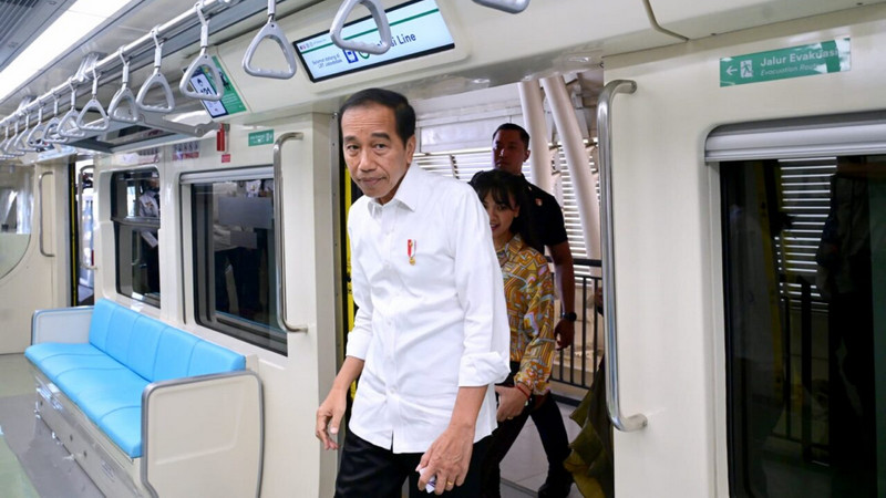 Pembelaan Jokowi Soal LRT Jabodebek Sarat Gangguan