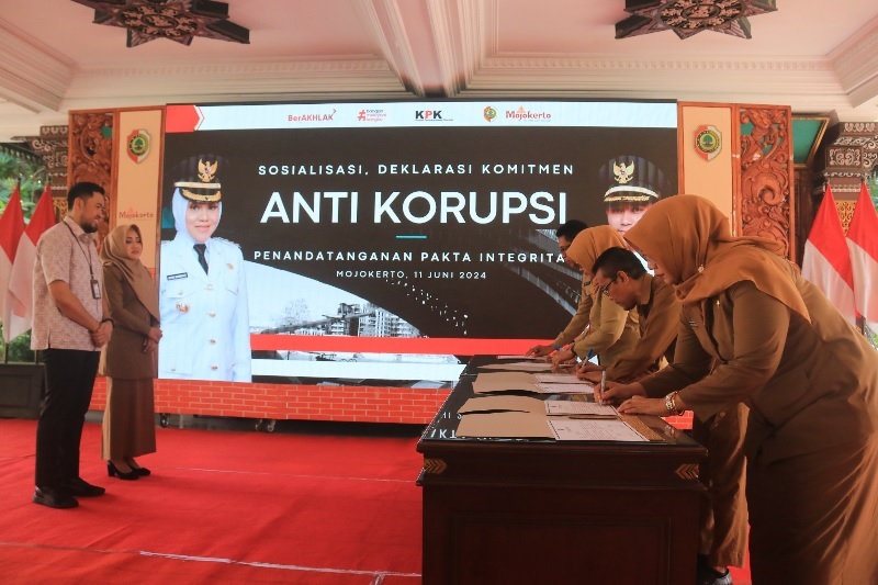 Pemkab Mojokerto Tandatangani Pakta Integritas