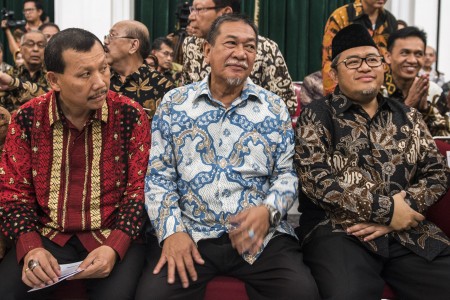 survei rtk deddy mizwar unggul tipis dari ridwan kamil