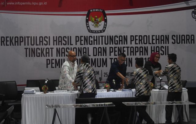 penetapan hasil pilpres 2019 jokowi maruf menang
