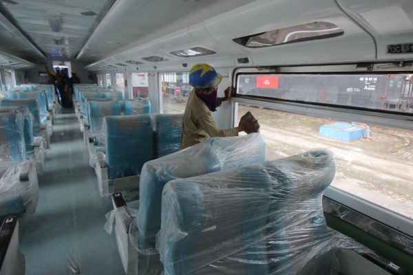 Ekspor Ke Bangladesh Pt Inka Juga Produksi 438 Kereta Kai