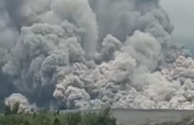 Gunung Semeru Naik Status Jadi Awas