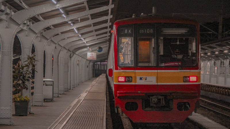 Dirut Kai Dicecar Soal Alasan Impor Kereta Bekas Jepang