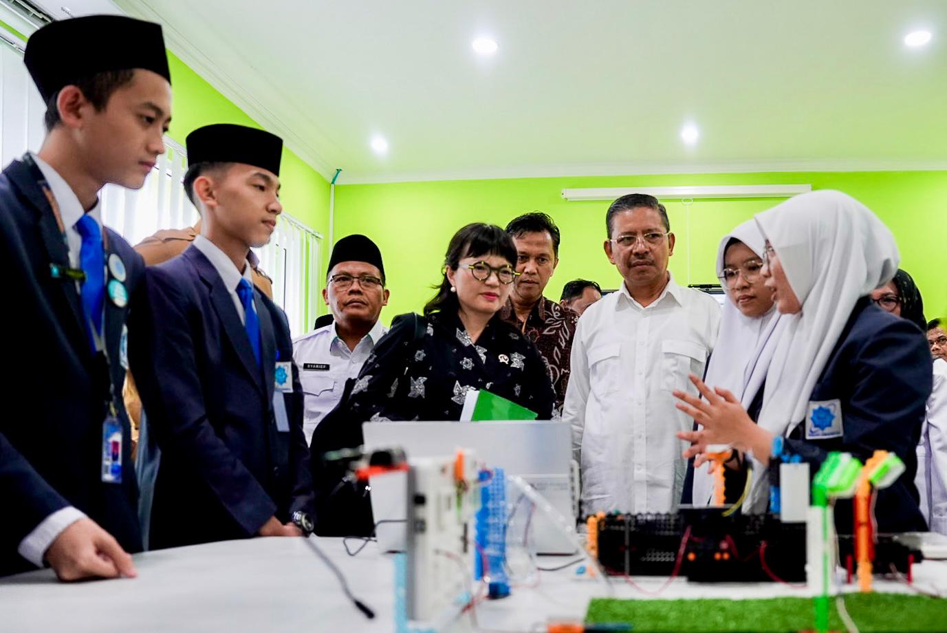 Pemerintah punya program Sekolah Garuda, apa itu?
