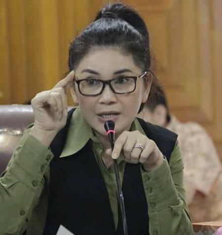 Cegah pekerja migran ilegal, edukasi dari desa
