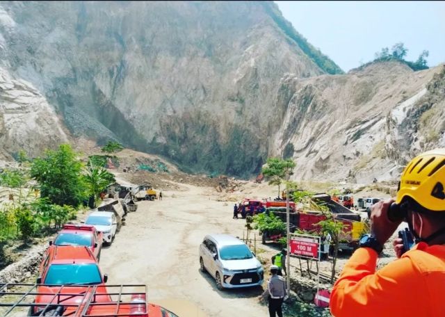 Borok di balik longsor tambang di Gunung Kuda