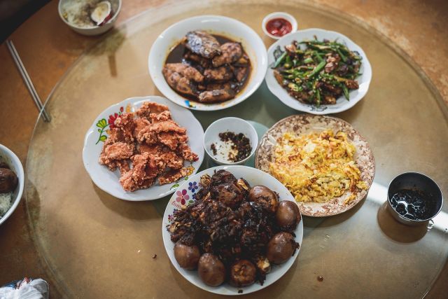 Makanan yang harus dihindari saat bersantap siang
