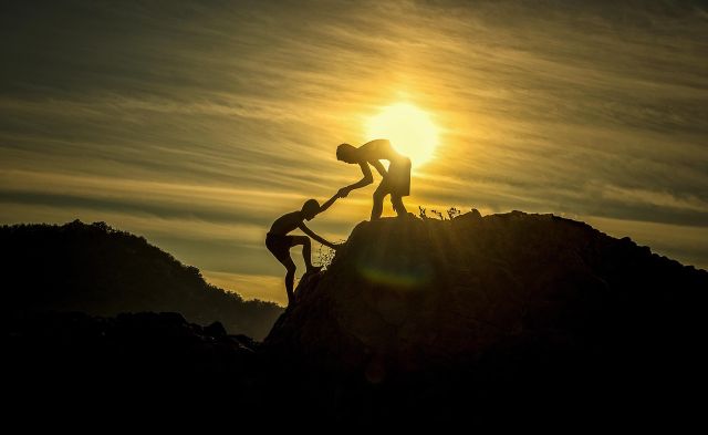 Tips agar selamat saat mendaki gunung
