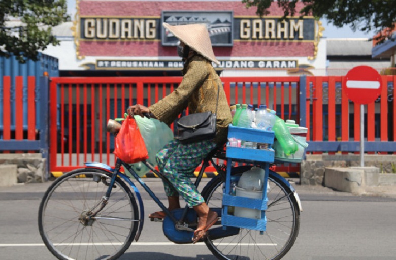 Kenapa laba Gudang Garam babak-belur?