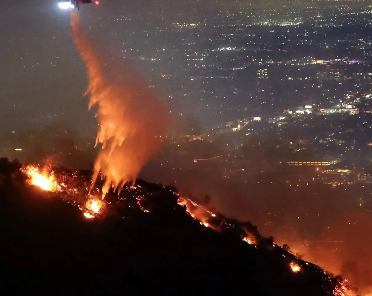 Kebakaran hutan hancurkan tempat bersejarah di Grand Canyon