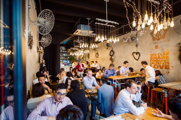 Habis manis bisnis kuliner di Singapura: Agar tidak tekor pengusaha lari ke Johor