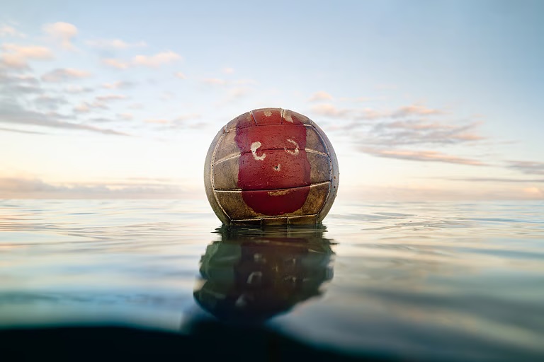 Cerdasnya Fiji membangkitkan Wilson, bola voli ikonik di film Cast Away, untuk promosi pariwisata