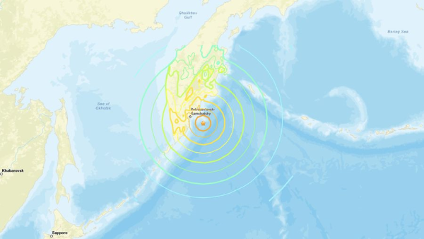 Gelombang tsunami mencapai Hawaii