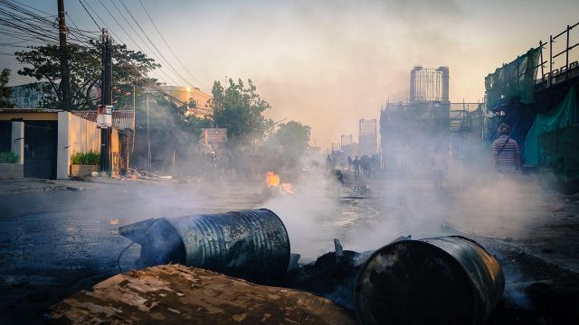 Cara menjaga keselamatan bila terjadi kerusuhan sipil