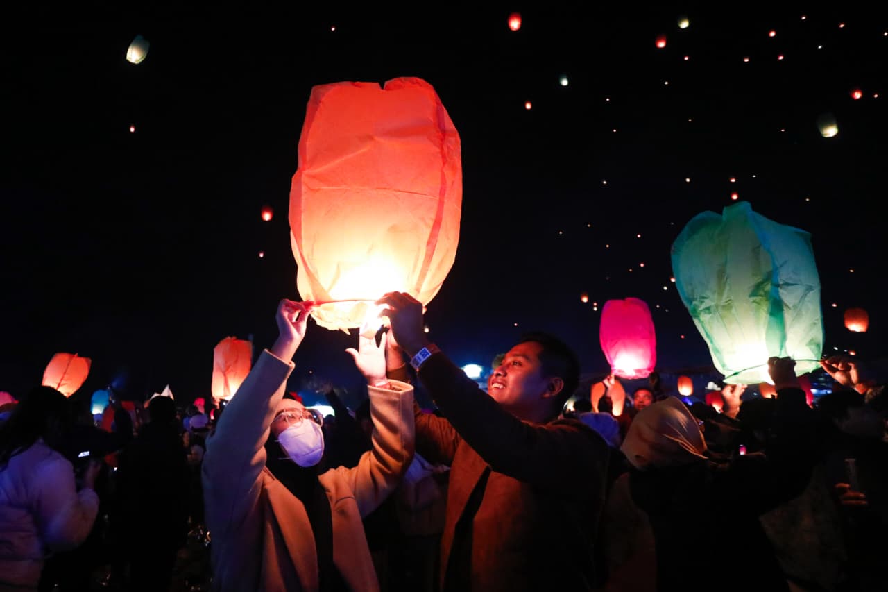 Simphony Dieng Culture Festival 2025, ribuan lampion hiasi langit