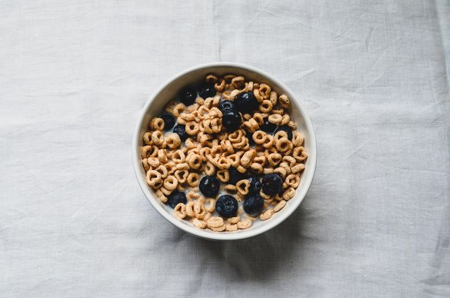 Makanan dan minuman yang tampaknya sehat, padahal tak bergizi