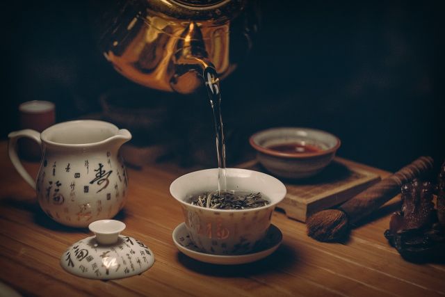 Apa yang terjadi pada tubuh jika minum teh setiap hari?