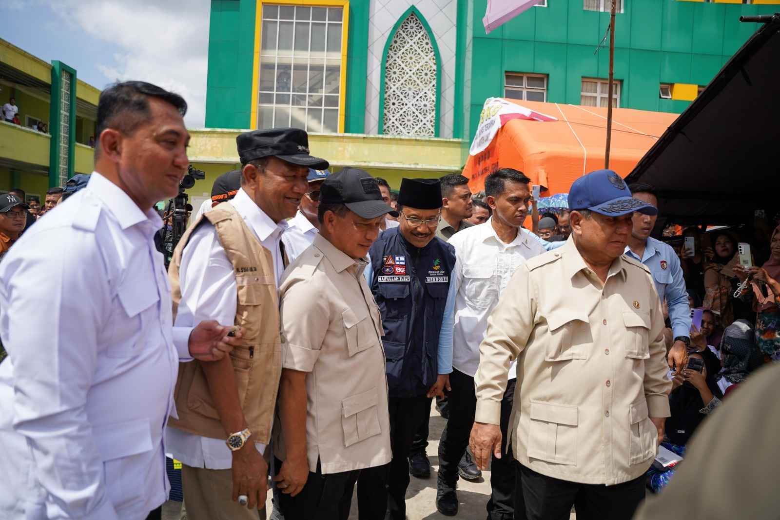 Mendagri dampingi presiden tinjau banjir Langkat, fokus pemulihan warga