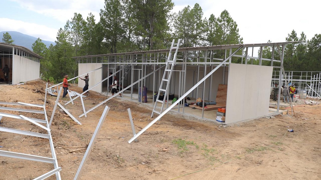 Pembangunan huntara dikebut lewat sinergi pemerintah, TNI/Polri, BUMN, swasta, dan filantropi