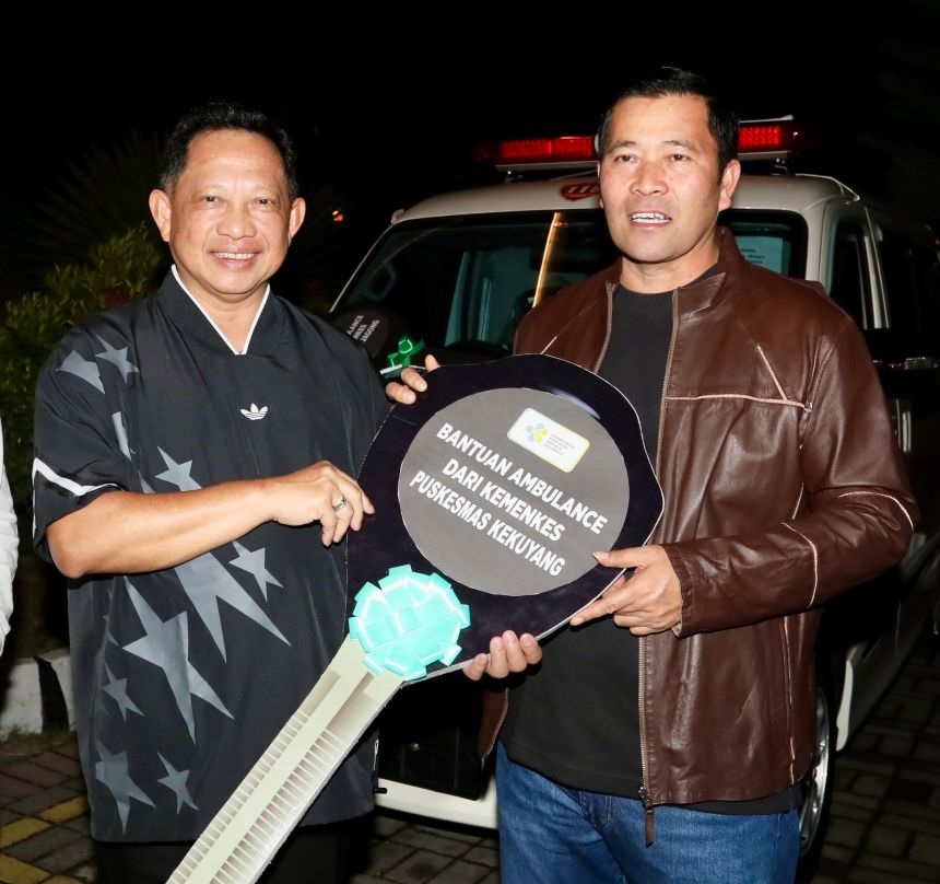 Kasatgas PRR serahkan bantuan 5 ambulans di Takengon