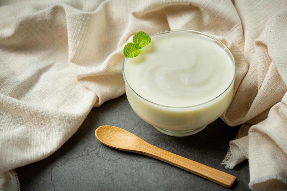 6 manfaat yogurt untuk kesehatan, baik untuk pencernaan hingga jantung