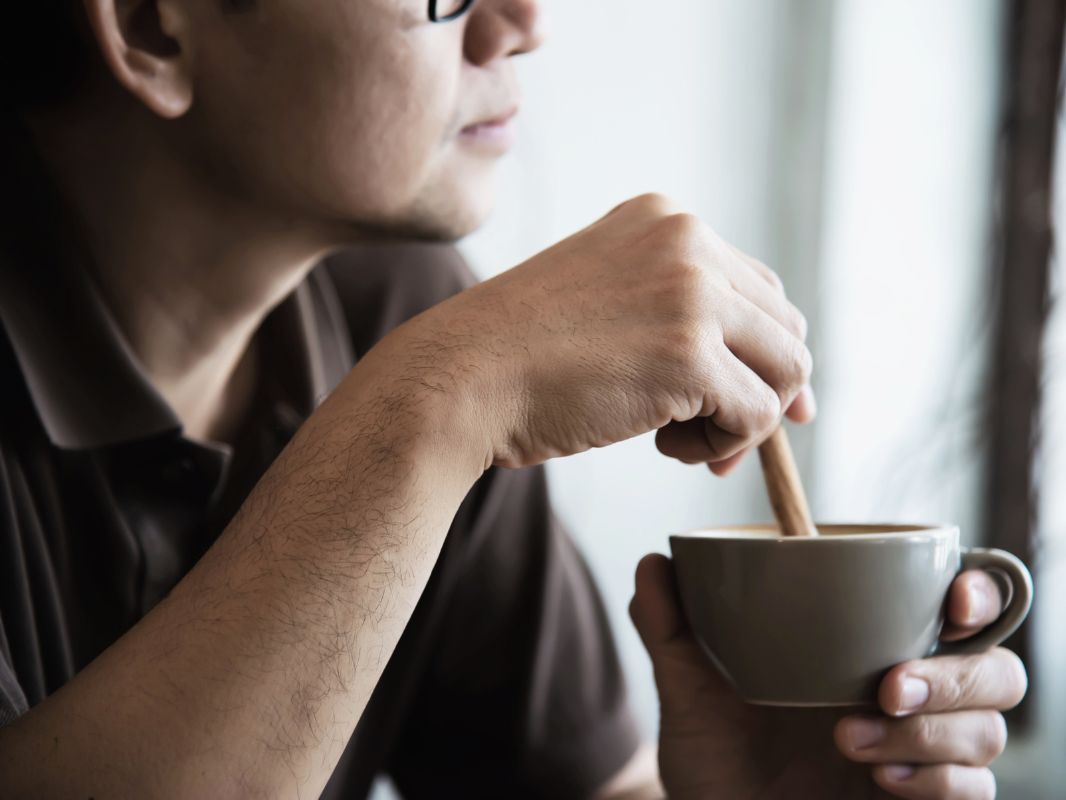 Benarkah minum kopi bisa menggantikan waktu tidur?