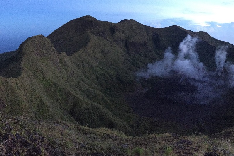 gunung awu